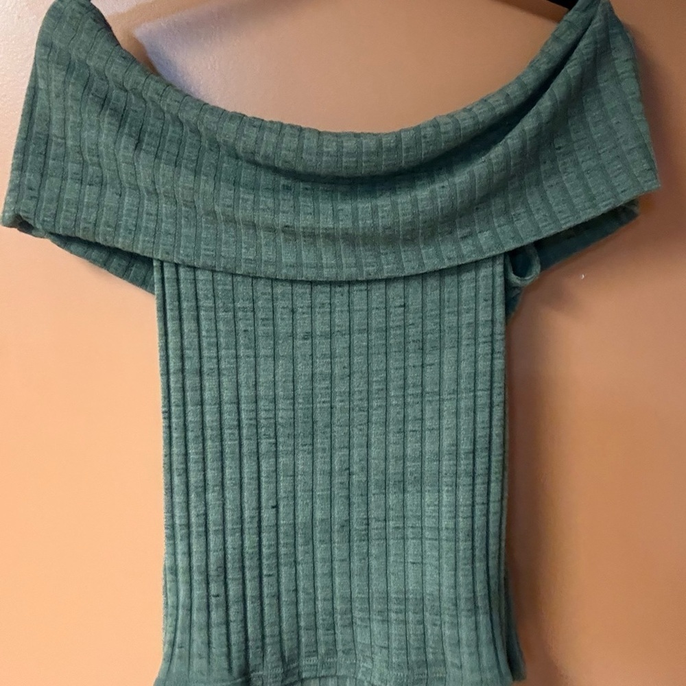 Express Off-Shoulder Ribbed Sweater - Picture 3 of 8
